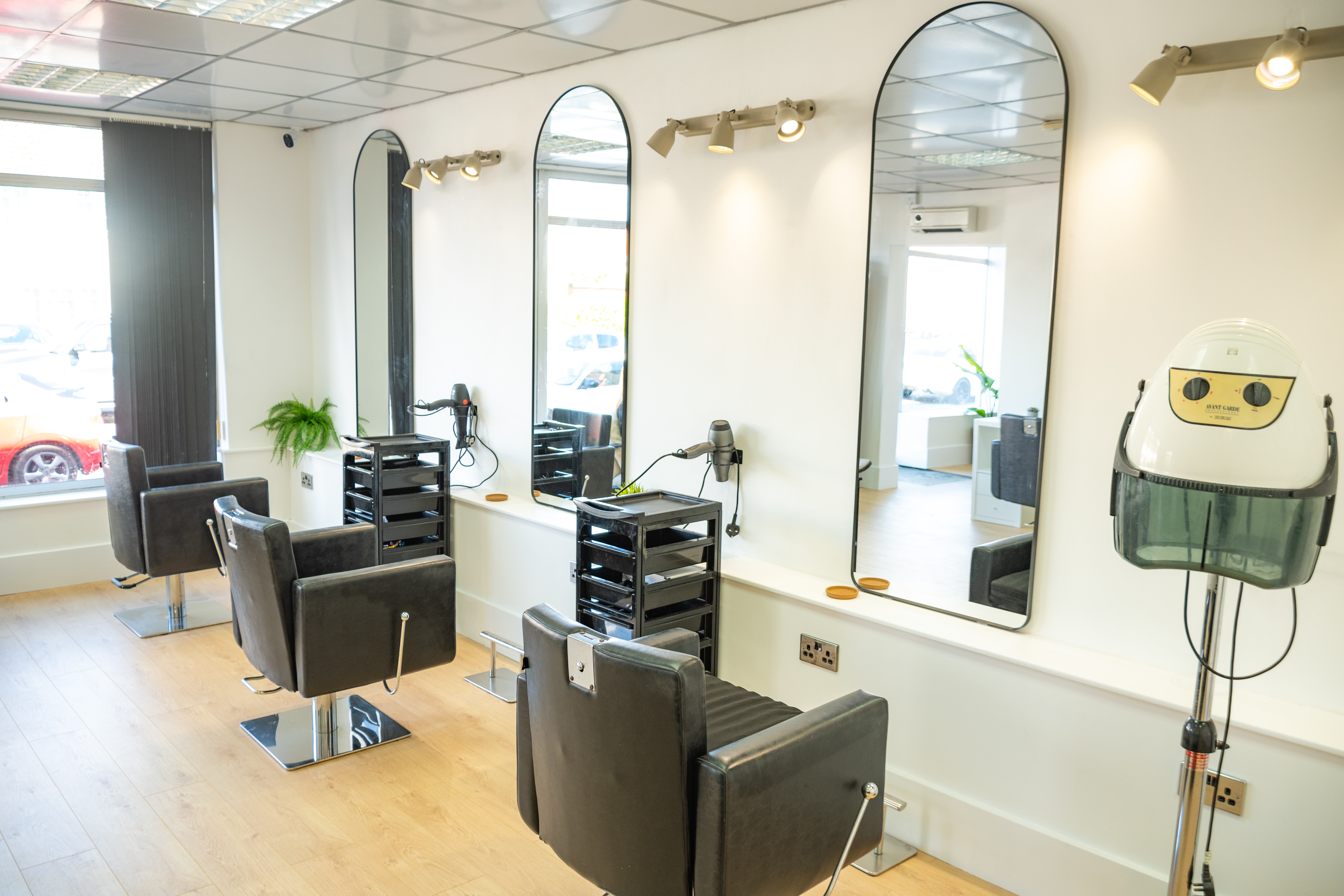 Salon 122 Interior